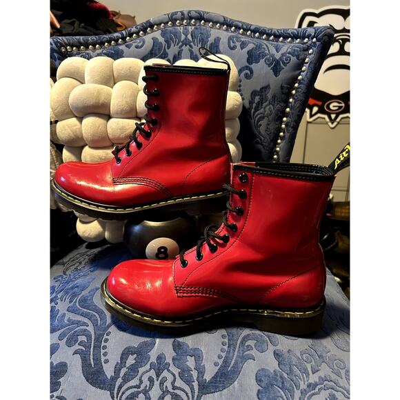 Dr Martens Fire Engine Candy Apple Red Patent Leather Size 9/EU 41 - Picture 2 of 9